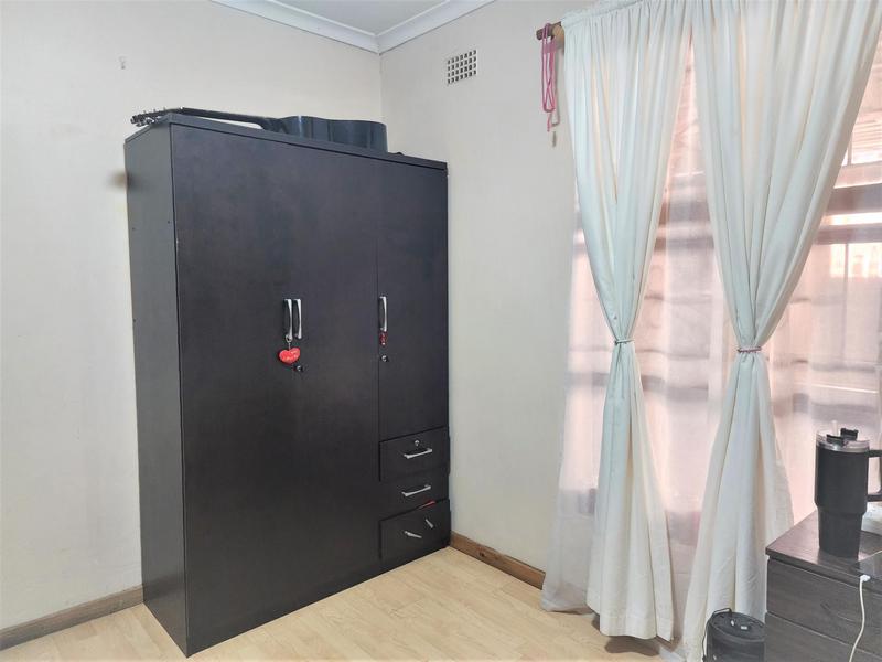 8 Bedroom Property for Sale in Belgravia Western Cape